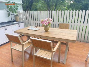 Bàn ghế sân vườn chân sắt mặt gỗ Teak ngoài trời chất lượng. NTG 010