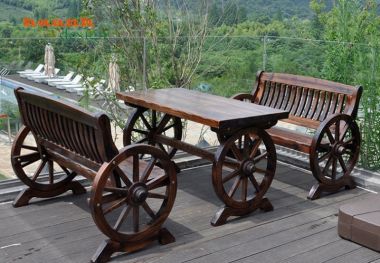 Bàn ghế sân vườn cổ điển mẫu bánh xe ấn tượng. BGT004