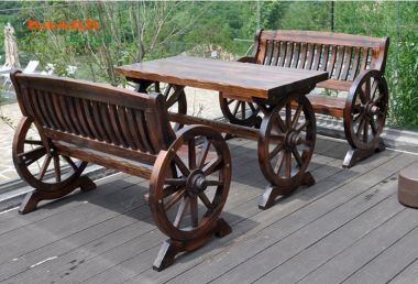 Bàn ghế sân vườn cổ điển mẫu bánh xe ấn tượng. BGT004