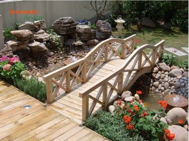 Cầu gỗ sân vườn tiện ích công năng và thẩm mỹ CGN 004