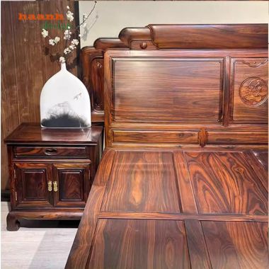 Giường ngủ gỗ mun giả cổ – Giải pháp phòng ngủ sang trọng-GNC 012