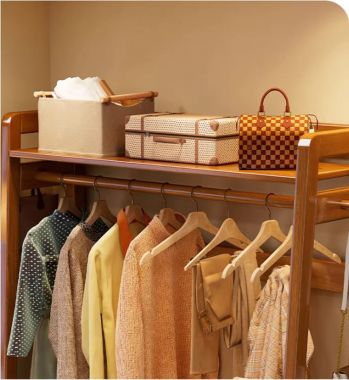 Giá treo quần áo bằng gỗ – Giải pháp lưu trữ sang trọng-KGT 004