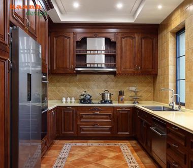 Mẫu tủ bếp gỗ tự nhiên hiện đại cho gia đình Việt-TBH 005