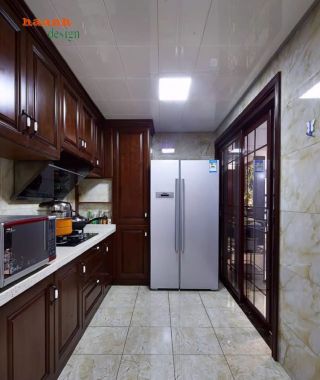 Tủ bếp gỗ tự nhiên Đẳng cấp và sự ấm áp cho không gian bếp-TBH 002