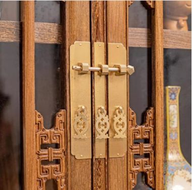 Tủ sách gỗ tự nhiên truyền thống – Vẻ đẹp hài hòa và đẳng cấp-TSC 004