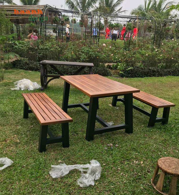 Bàn ghế sân vườn