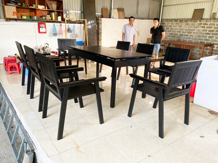 Bàn ghế ăn chân sắt mặt gỗ Teak ngoài trời