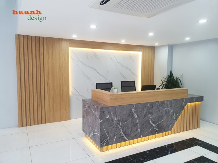 quầy lễ tân gỗ công nghiệp giả đá
