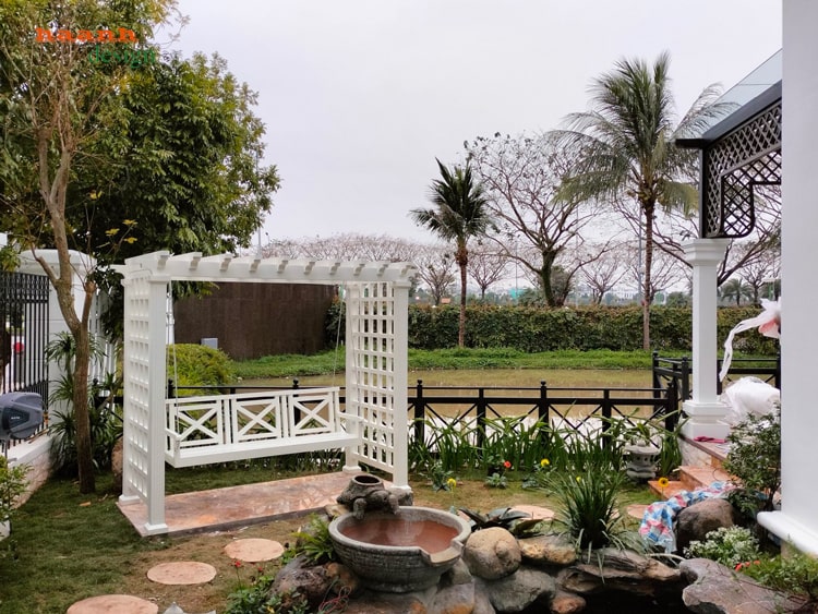 Xích đu gỗ ngoài trời - Điểm nhấn ấn tượng cho không gian sân vườn